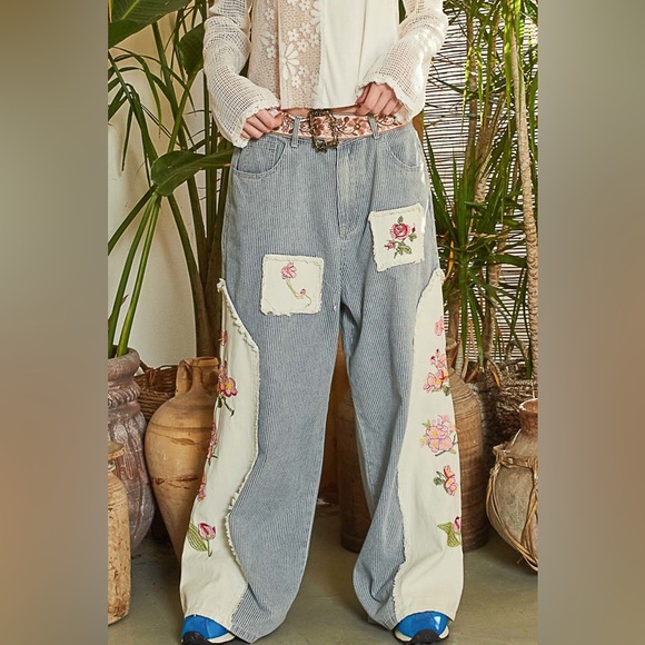 POL NWT Jeans 🐈Denim Stripes Pink White Patches Pockets Button Small - large - Picture 2 of 2